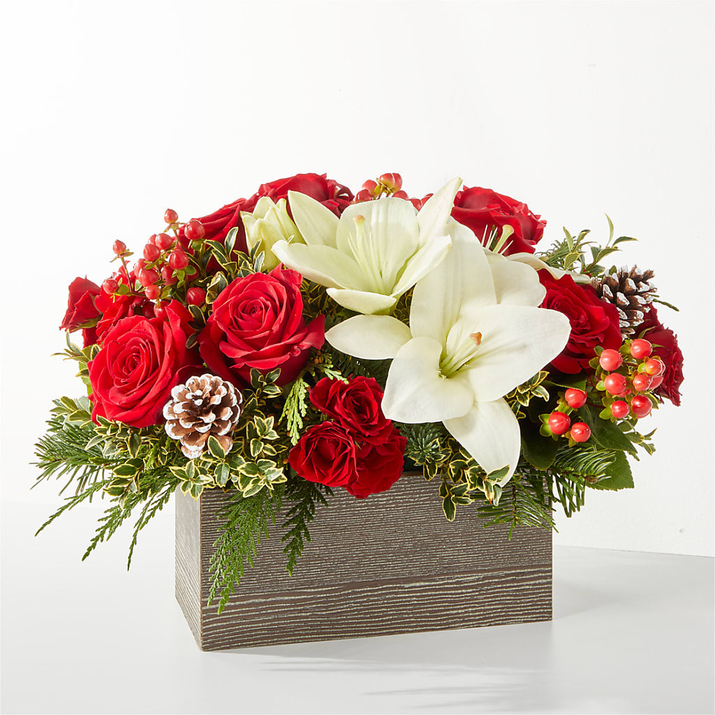 Snowy Wonderland Bouquet – THE CARRIAGE HOUSE FLORAL & GIFTS, Marlette MI