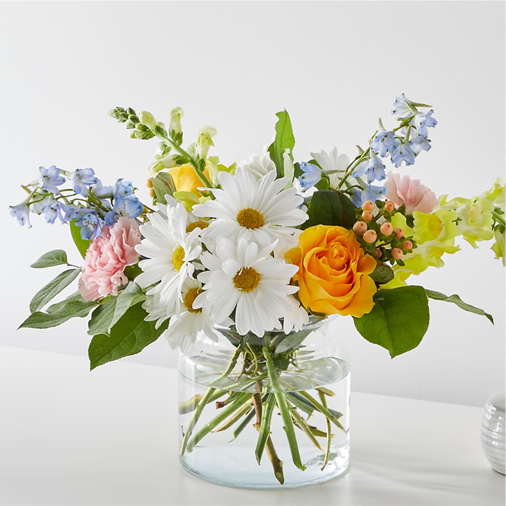 Sun Salutation Bouquet – THE CARRIAGE HOUSE FLORAL & GIFTS, Marlette MI