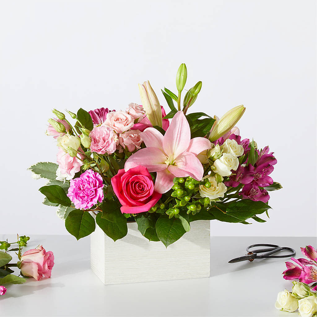 Sweetberry Box – A Florist Original – THE CARRIAGE HOUSE FLORAL & GIFTS, Marlette MI