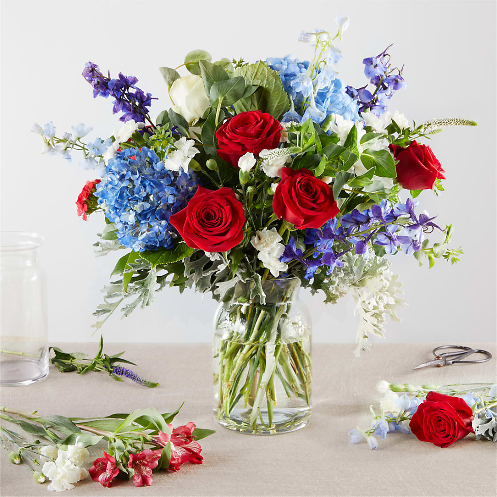 Star Spangled - A Florist Original – THE CARRIAGE HOUSE FLORAL & GIFTS, Marlette MI