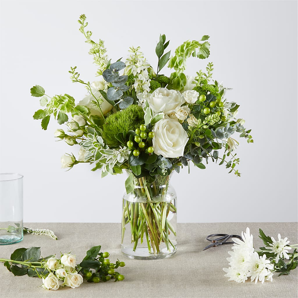 Irish Garden - A Florist Original – THE CARRIAGE HOUSE FLORAL & GIFTS, Marlette MI