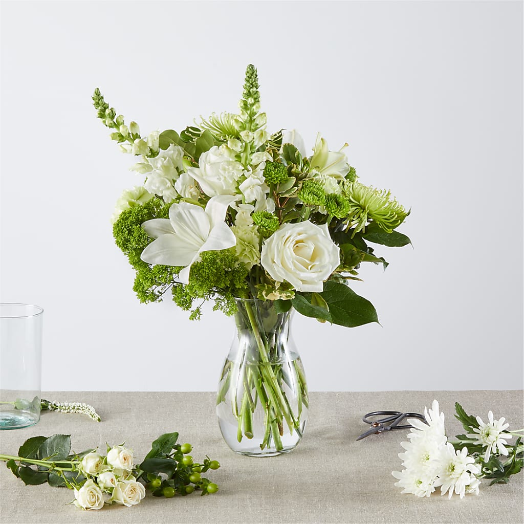 Irish Garden - A Florist Original – THE CARRIAGE HOUSE FLORAL & GIFTS, Marlette MI