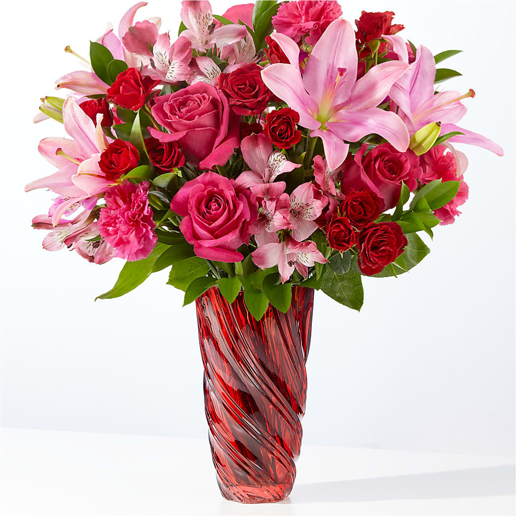 In Love Bouquet with Luxe Swirl Vase – THE CARRIAGE HOUSE FLORAL & GIFTS, Marlette MI