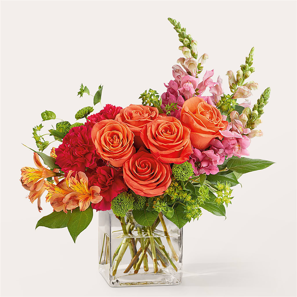 Cosmopolitan Bouquet – THE CARRIAGE HOUSE FLORAL & GIFTS, Marlette MI