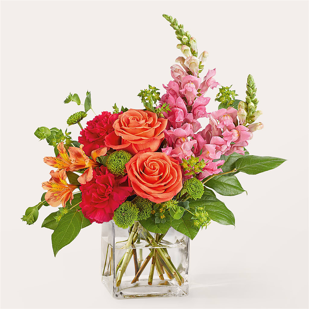 Cosmopolitan Bouquet – THE CARRIAGE HOUSE FLORAL & GIFTS, Marlette MI