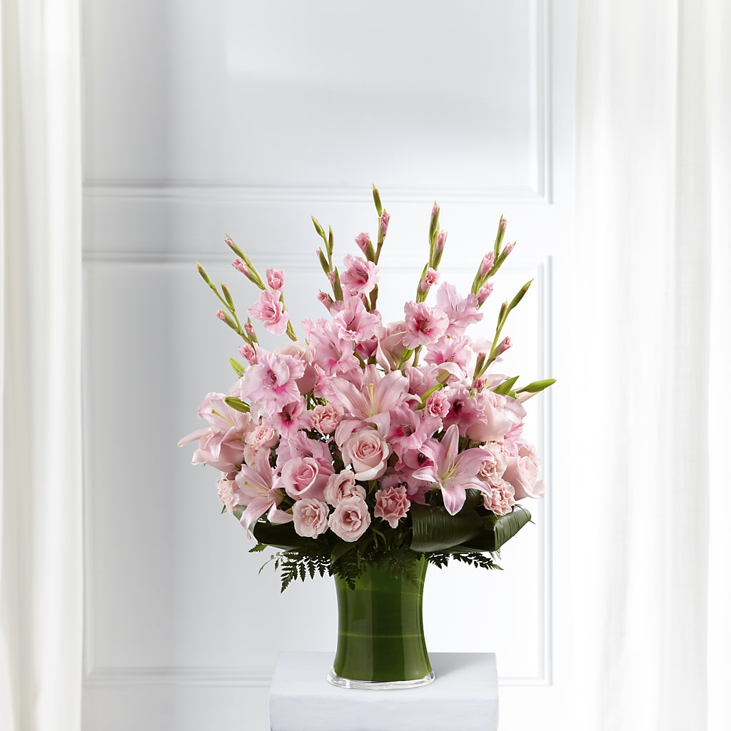 Lovely Tribute Bouquet – THE CARRIAGE HOUSE FLORAL & GIFTS, Marlette MI