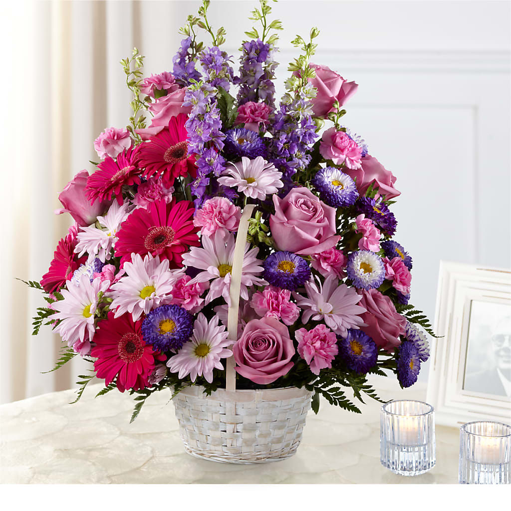 Pastel Peace Basket – THE CARRIAGE HOUSE FLORAL & GIFTS, Marlette MI