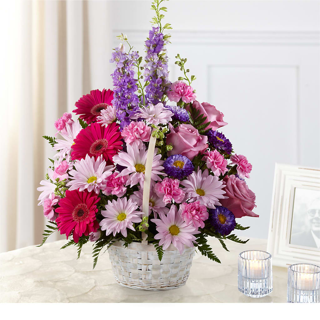 Pastel Peace Basket – THE CARRIAGE HOUSE FLORAL & GIFTS, Marlette MI
