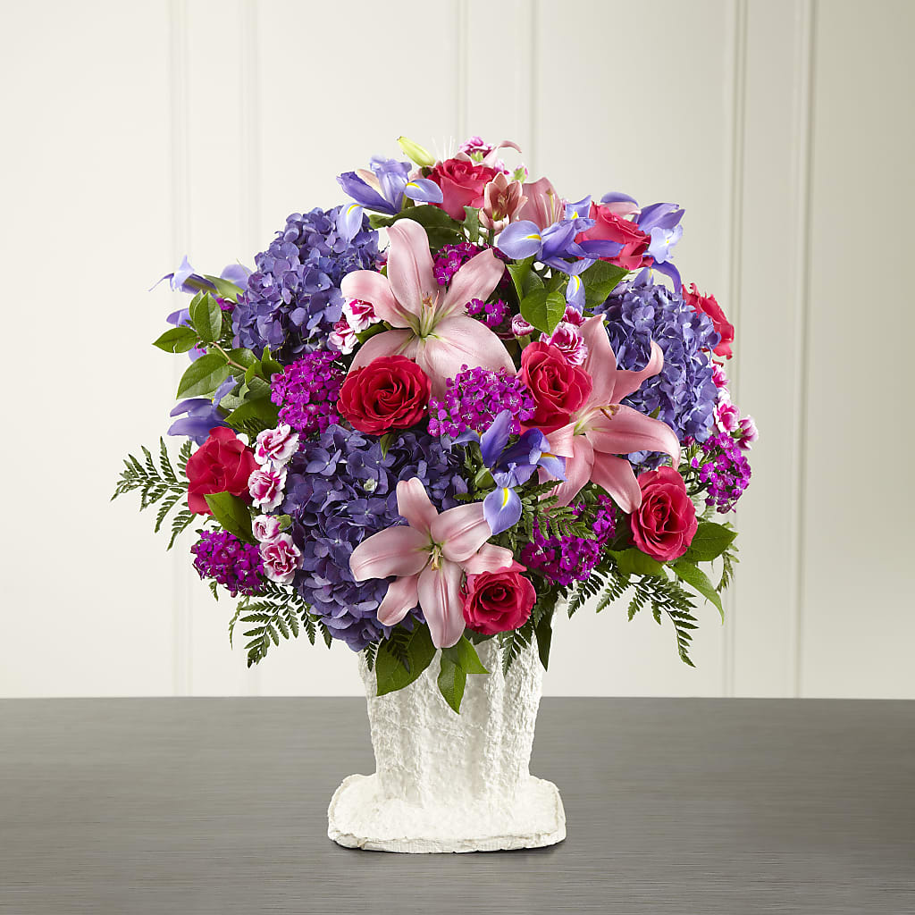 We Fondly Remember Arrangement – THE CARRIAGE HOUSE FLORAL & GIFTS, Marlette MI