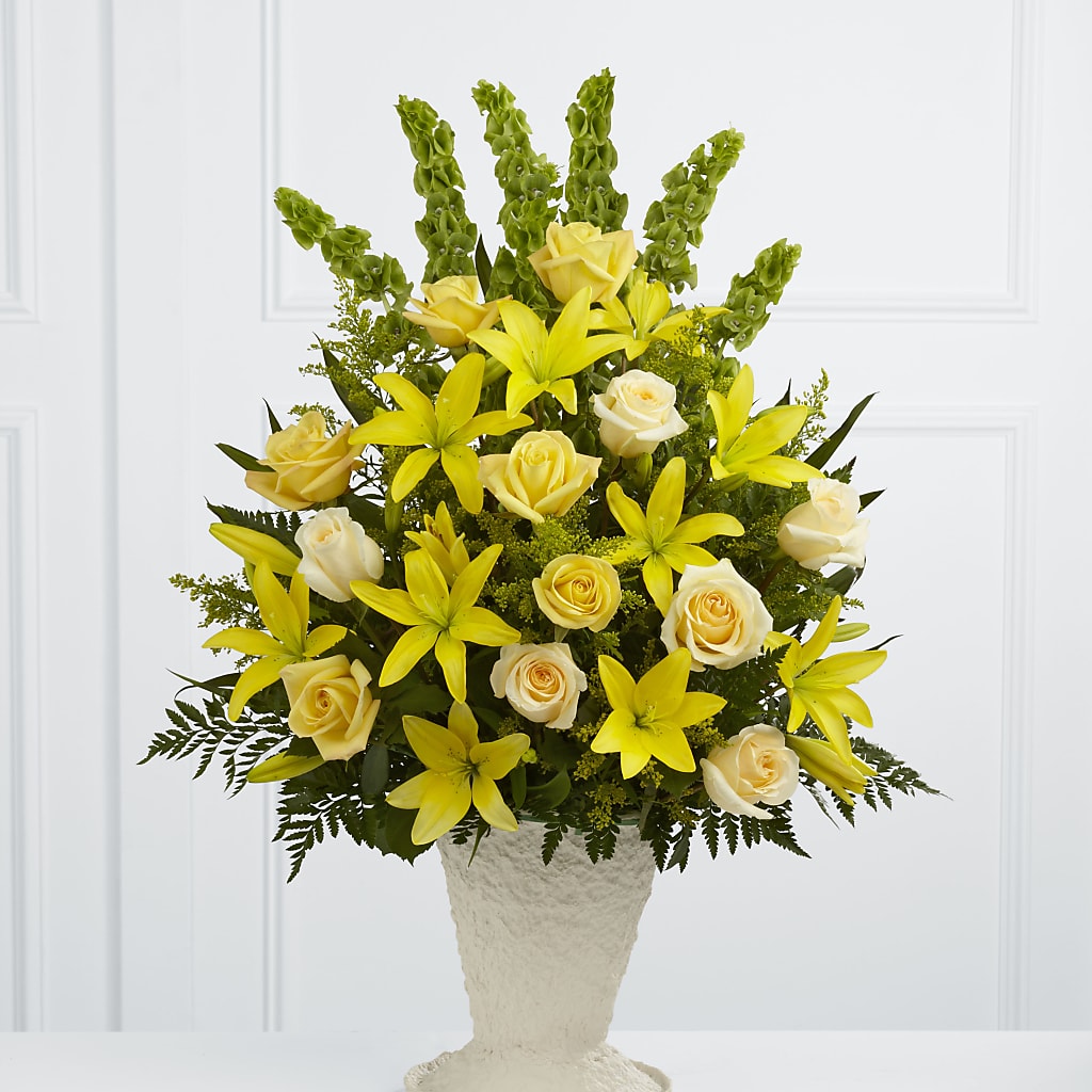 Golden Memories Arrangement – THE CARRIAGE HOUSE FLORAL & GIFTS, Marlette MI