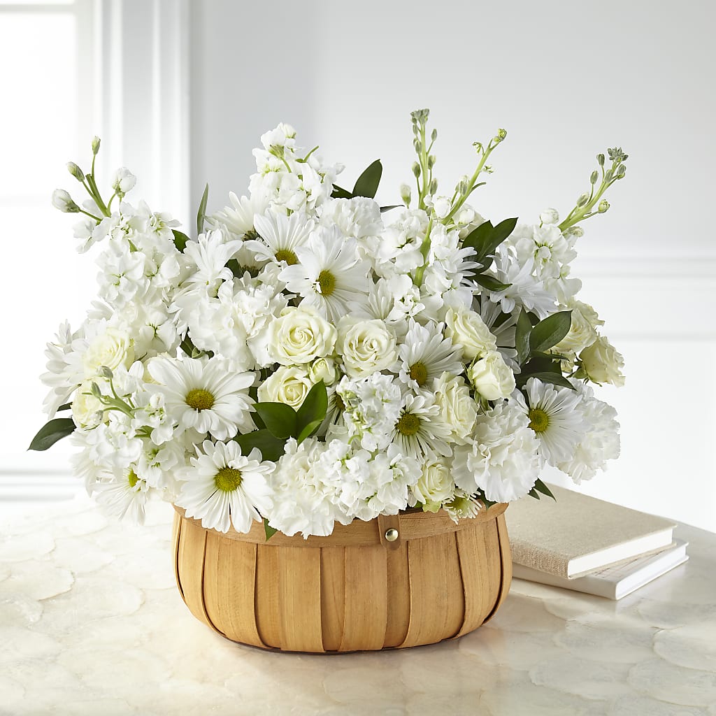 Graceful Garden Basket – THE CARRIAGE HOUSE FLORAL & GIFTS, Marlette MI