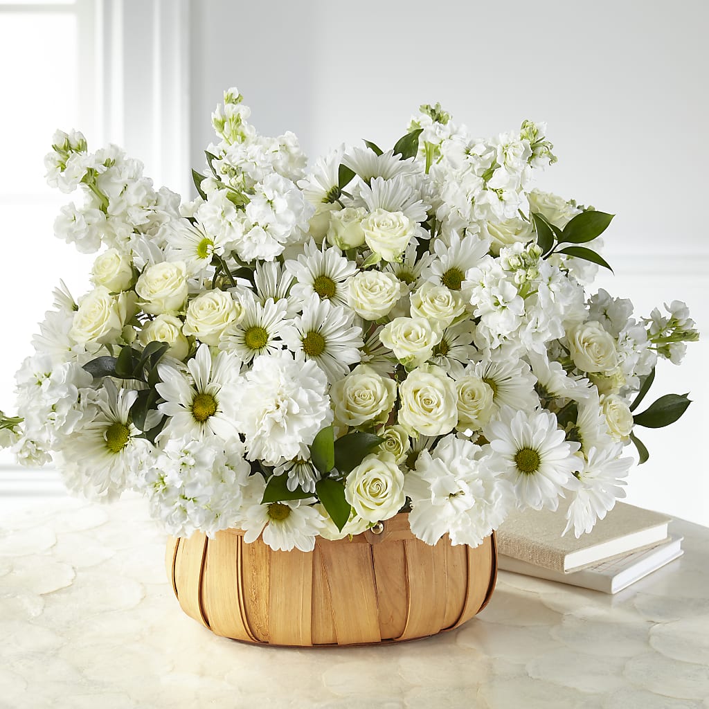 Graceful Garden Basket – THE CARRIAGE HOUSE FLORAL & GIFTS, Marlette MI