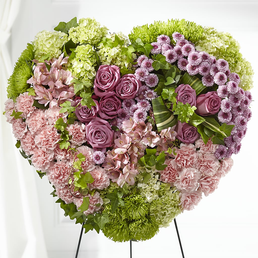 Heartwarming Standing Heart – THE CARRIAGE HOUSE FLORAL & GIFTS, Marlette MI