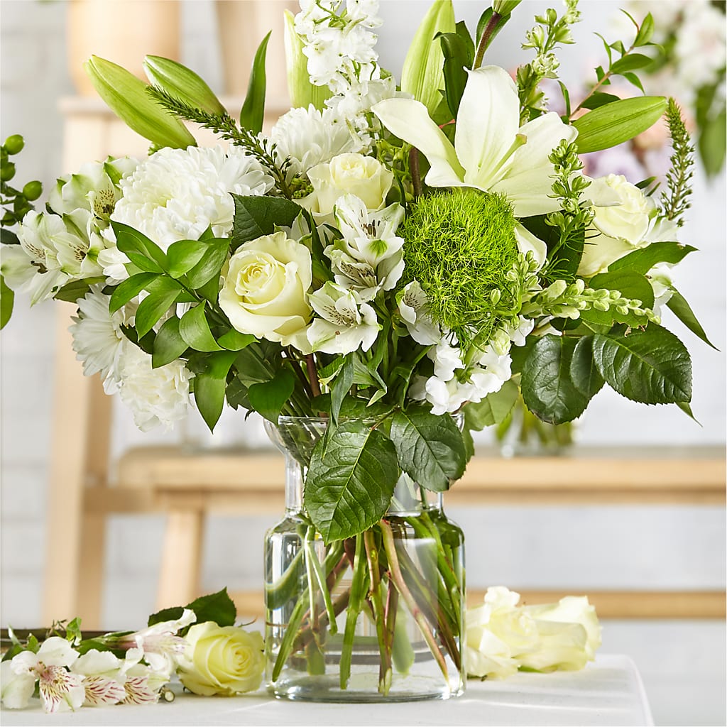 Classic Ivory – A Florist Original – THE CARRIAGE HOUSE FLORAL & GIFTS, Marlette MI