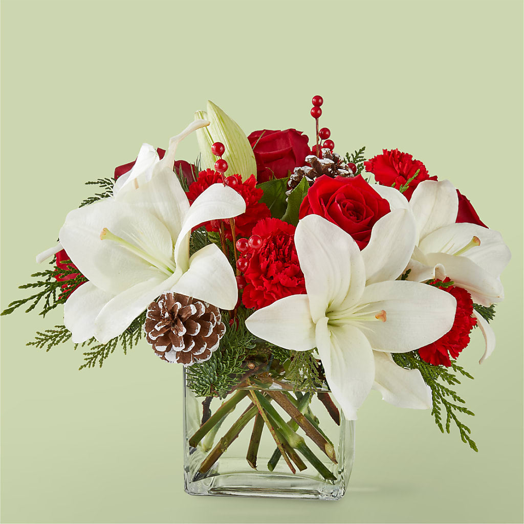 Glistening Icicles Bouquet – THE CARRIAGE HOUSE FLORAL & GIFTS, Marlette MI