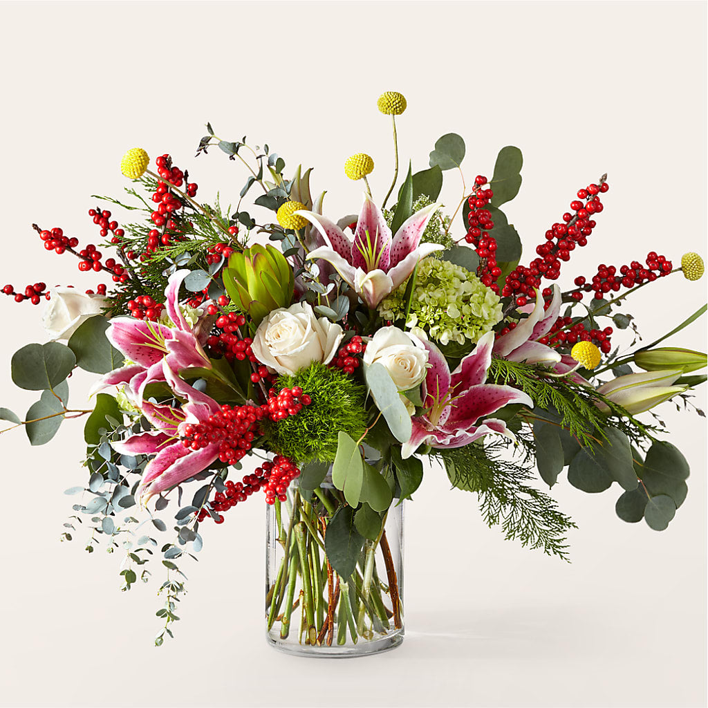 Berry & Bright Bouquet – THE CARRIAGE HOUSE FLORAL & GIFTS, Marlette MI