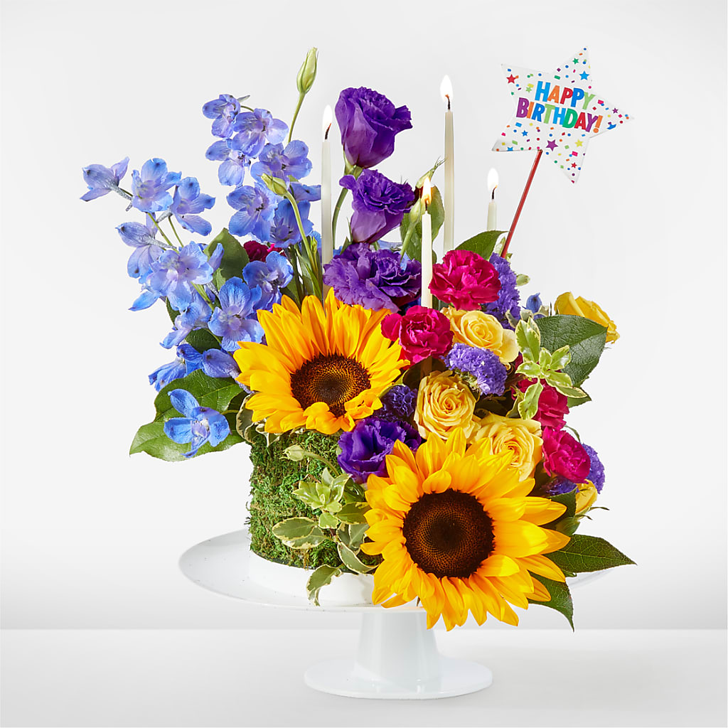 Star of the Day Floral Cake – THE CARRIAGE HOUSE FLORAL & GIFTS, Marlette MI
