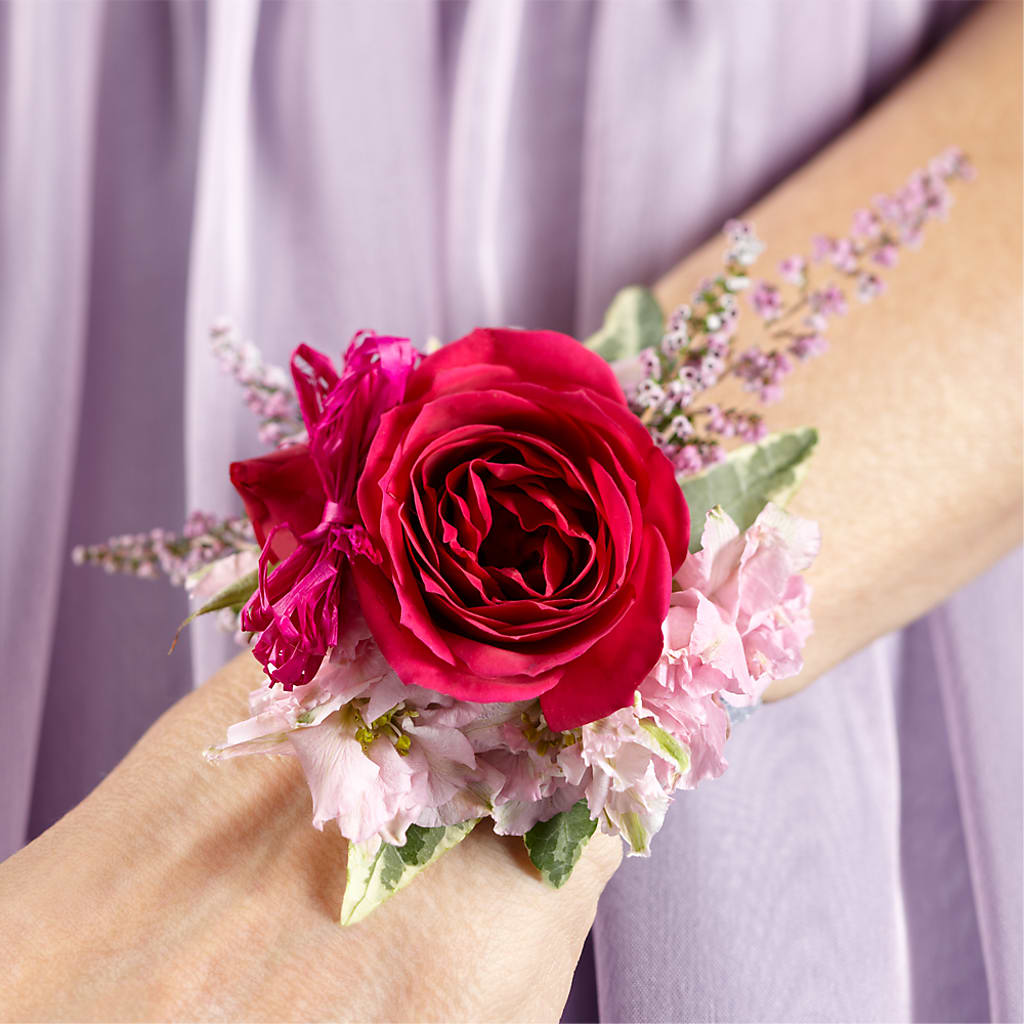 Rose Charm Corsage – THE CARRIAGE HOUSE FLORAL & GIFTS, Marlette MI