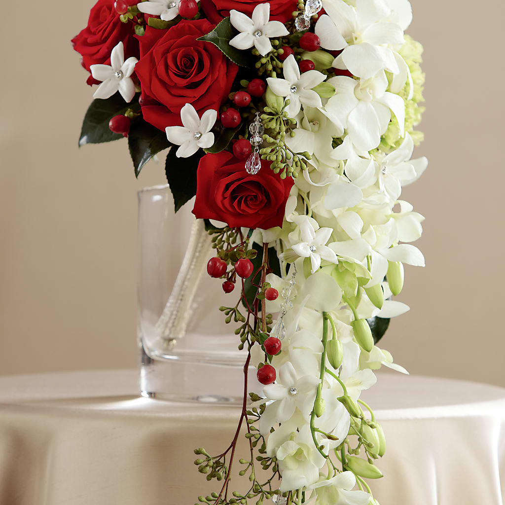 Here Comes the Bride Bouquet – THE CARRIAGE HOUSE FLORAL & GIFTS, Marlette MI