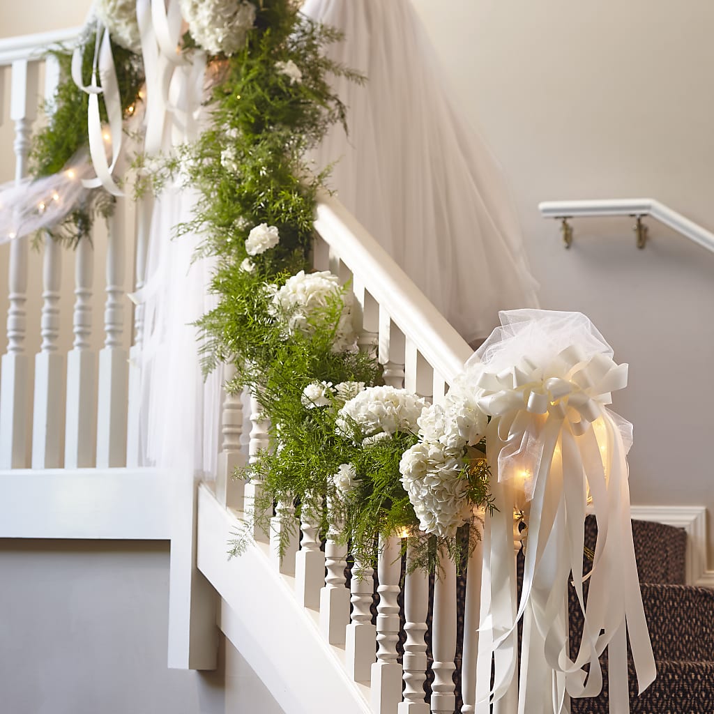 Champagne Dreams Garland – THE CARRIAGE HOUSE FLORAL & GIFTS, Marlette MI