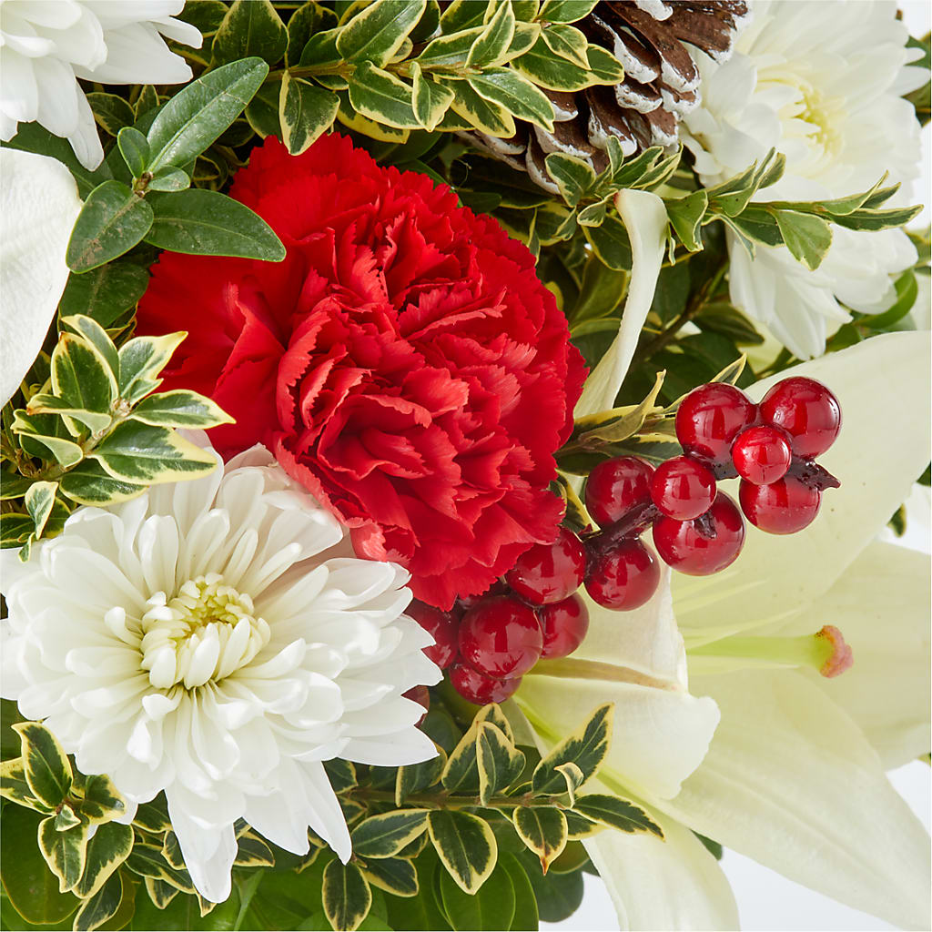 Festive Moments Tree – THE CARRIAGE HOUSE FLORAL & GIFTS, Marlette MI