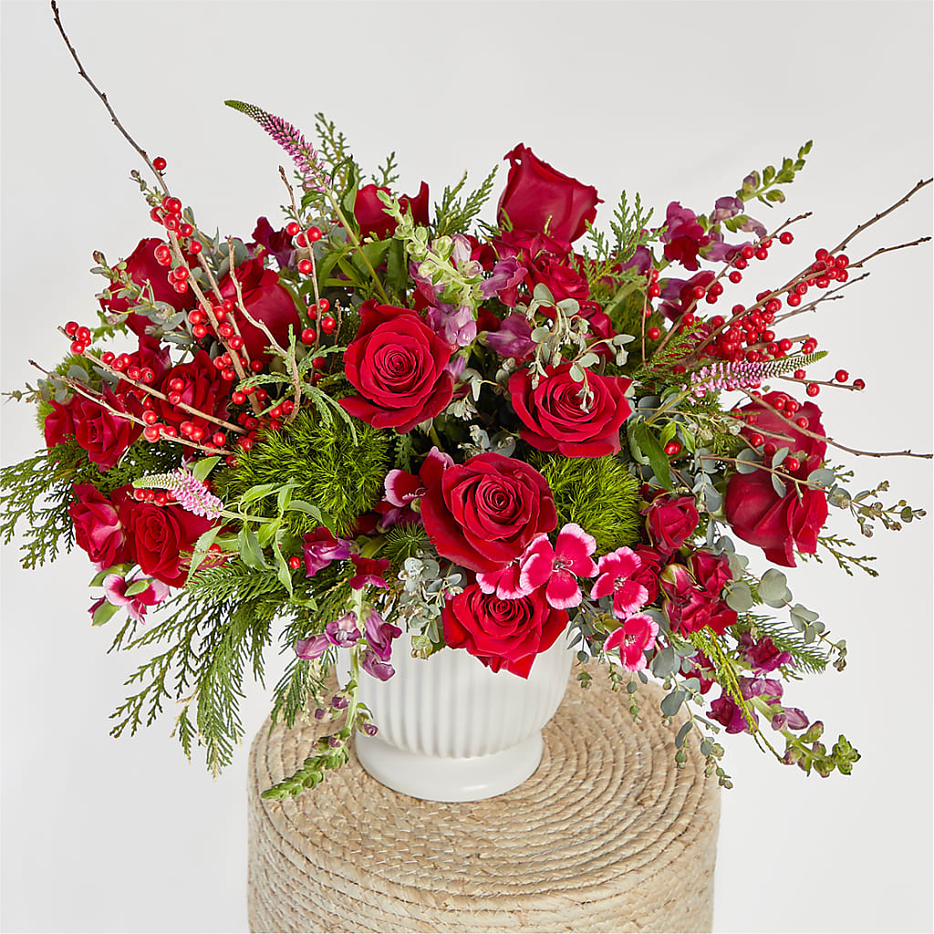 Big Red Bow Bouquet – THE CARRIAGE HOUSE FLORAL & GIFTS, Marlette MI