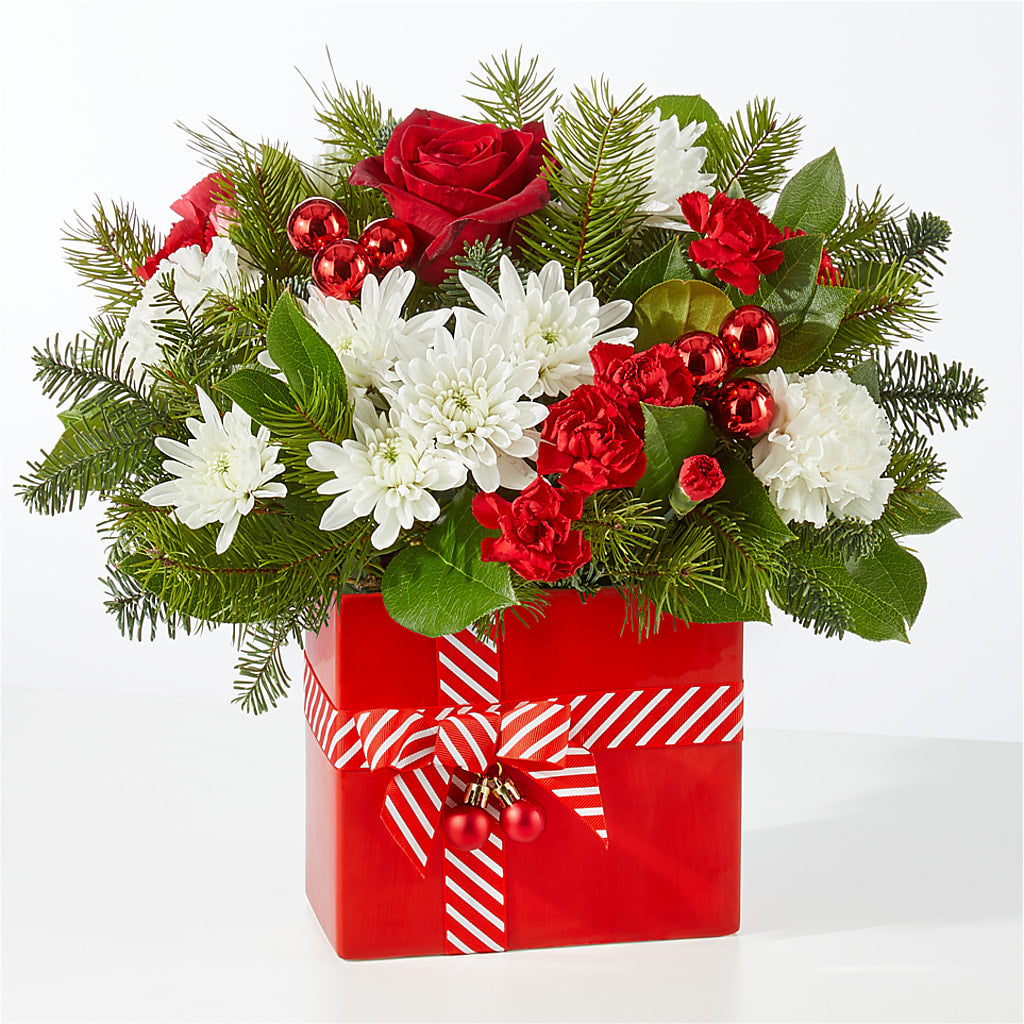 Presents Under the Tree Bouquet – THE CARRIAGE HOUSE FLORAL & GIFTS, Marlette MI
