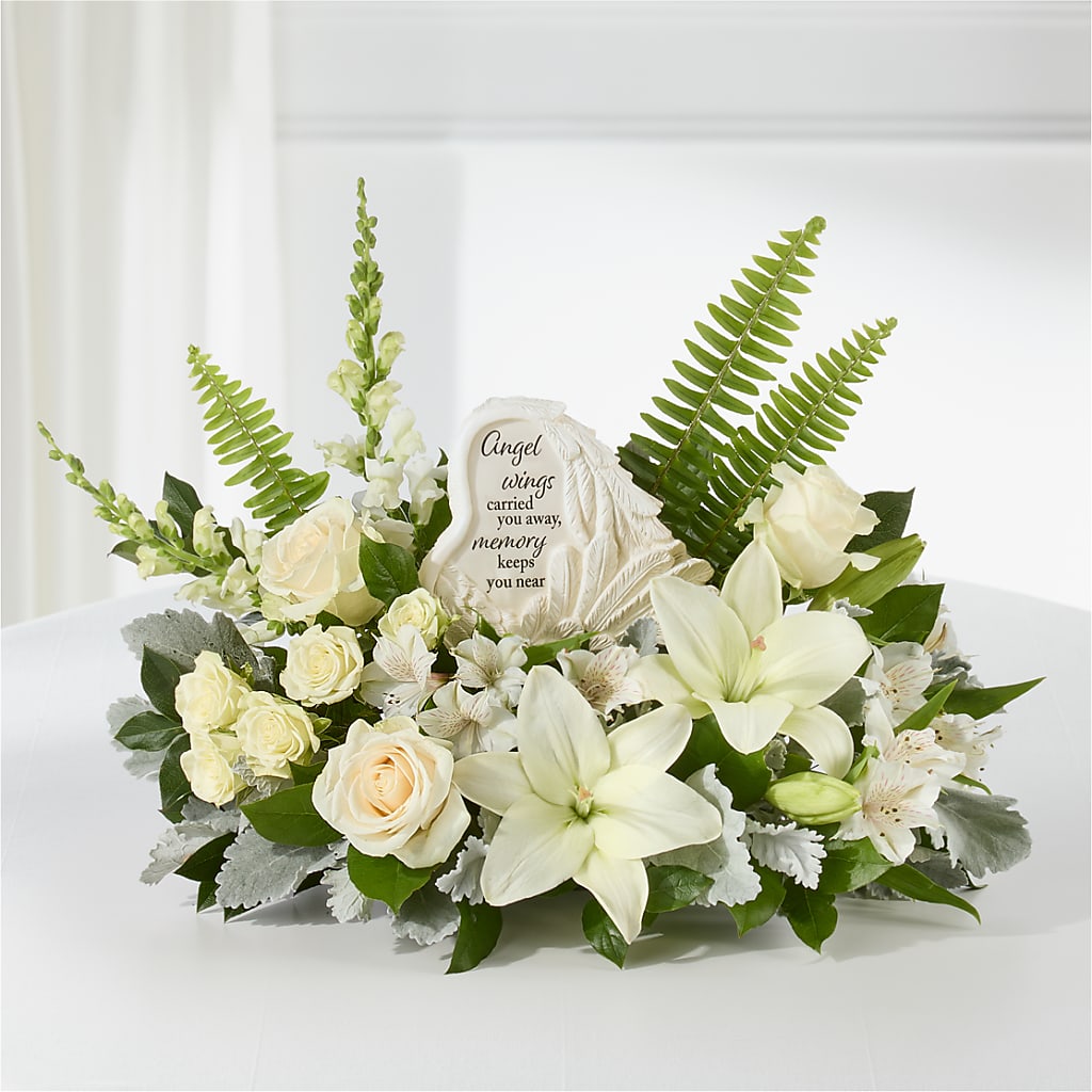 Holding You Close Arrangement – THE CARRIAGE HOUSE FLORAL & GIFTS, Marlette MI