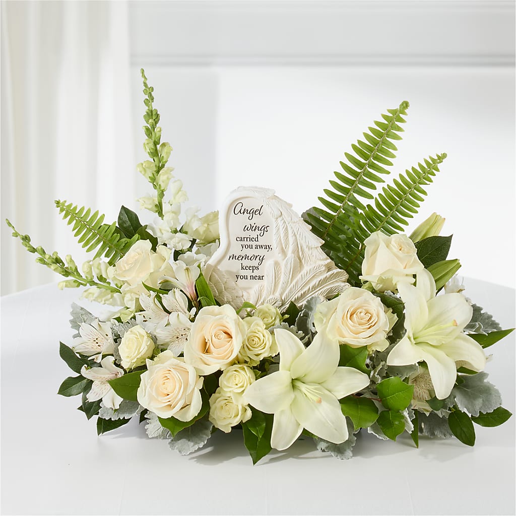 Holding You Close Arrangement – THE CARRIAGE HOUSE FLORAL & GIFTS, Marlette MI