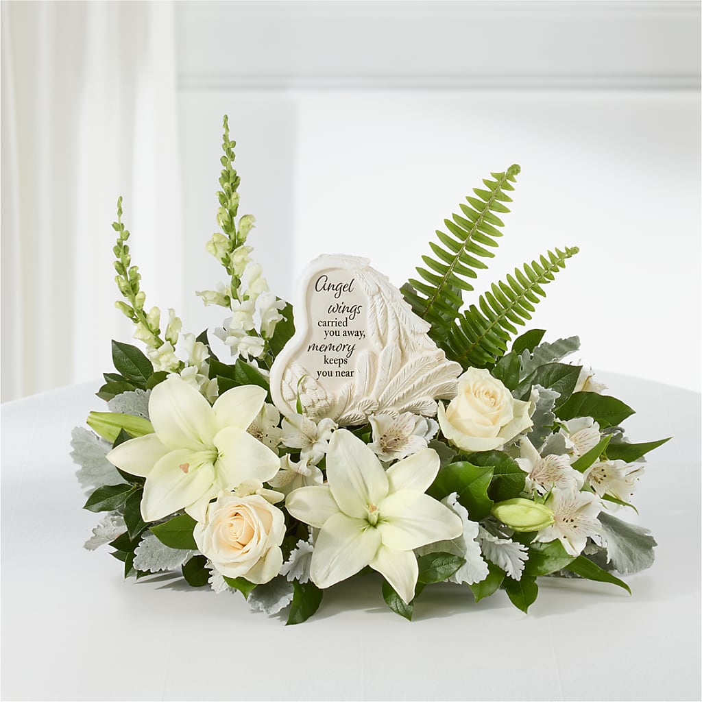 Holding You Close Arrangement – THE CARRIAGE HOUSE FLORAL & GIFTS, Marlette MI