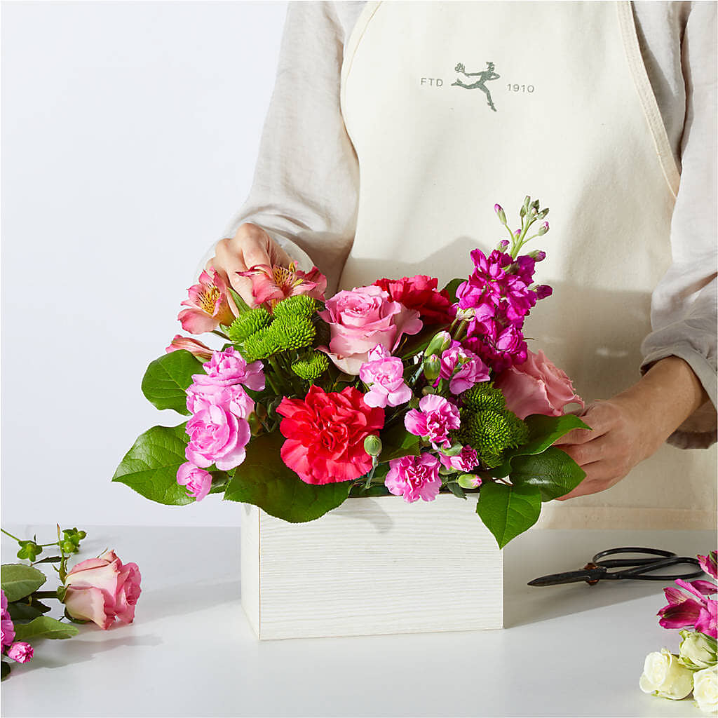 Sweetberry Box – A Florist Original – THE CARRIAGE HOUSE FLORAL & GIFTS, Marlette MI