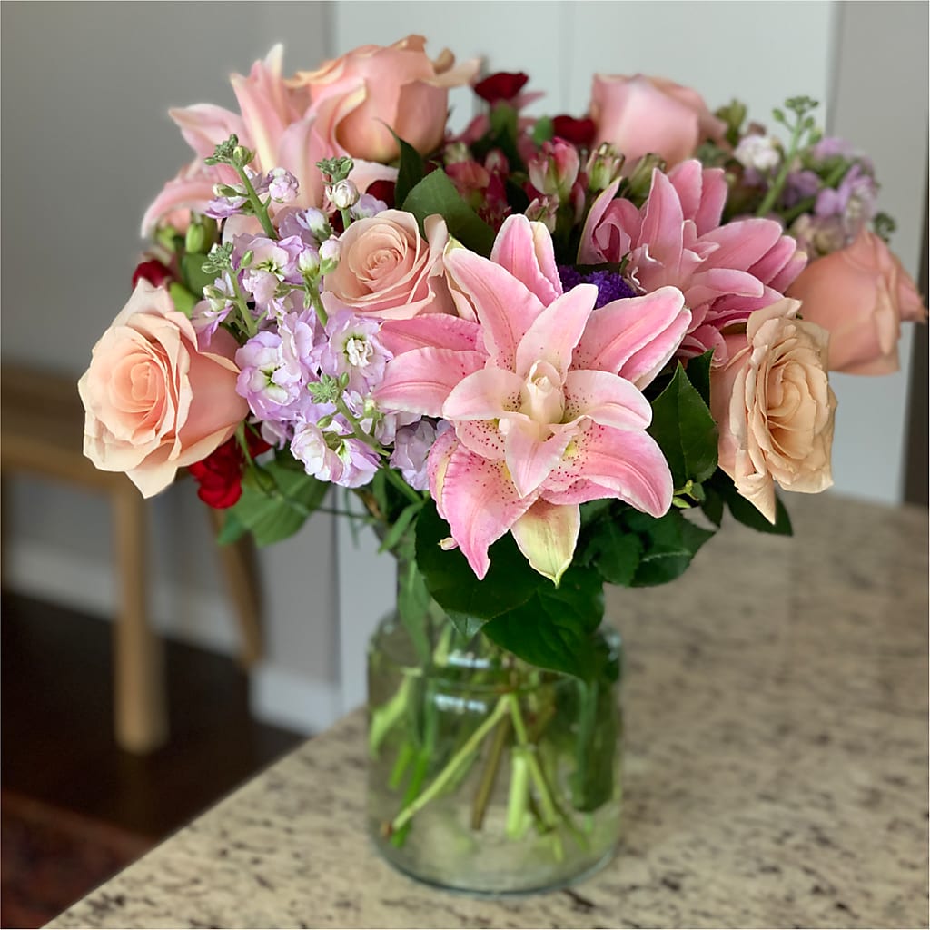 Romantique Bouquet – THE CARRIAGE HOUSE FLORAL & GIFTS, Marlette MI