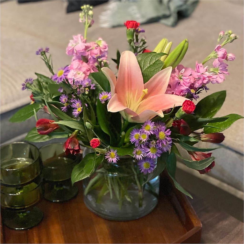 Romantique Bouquet – THE CARRIAGE HOUSE FLORAL & GIFTS, Marlette MI