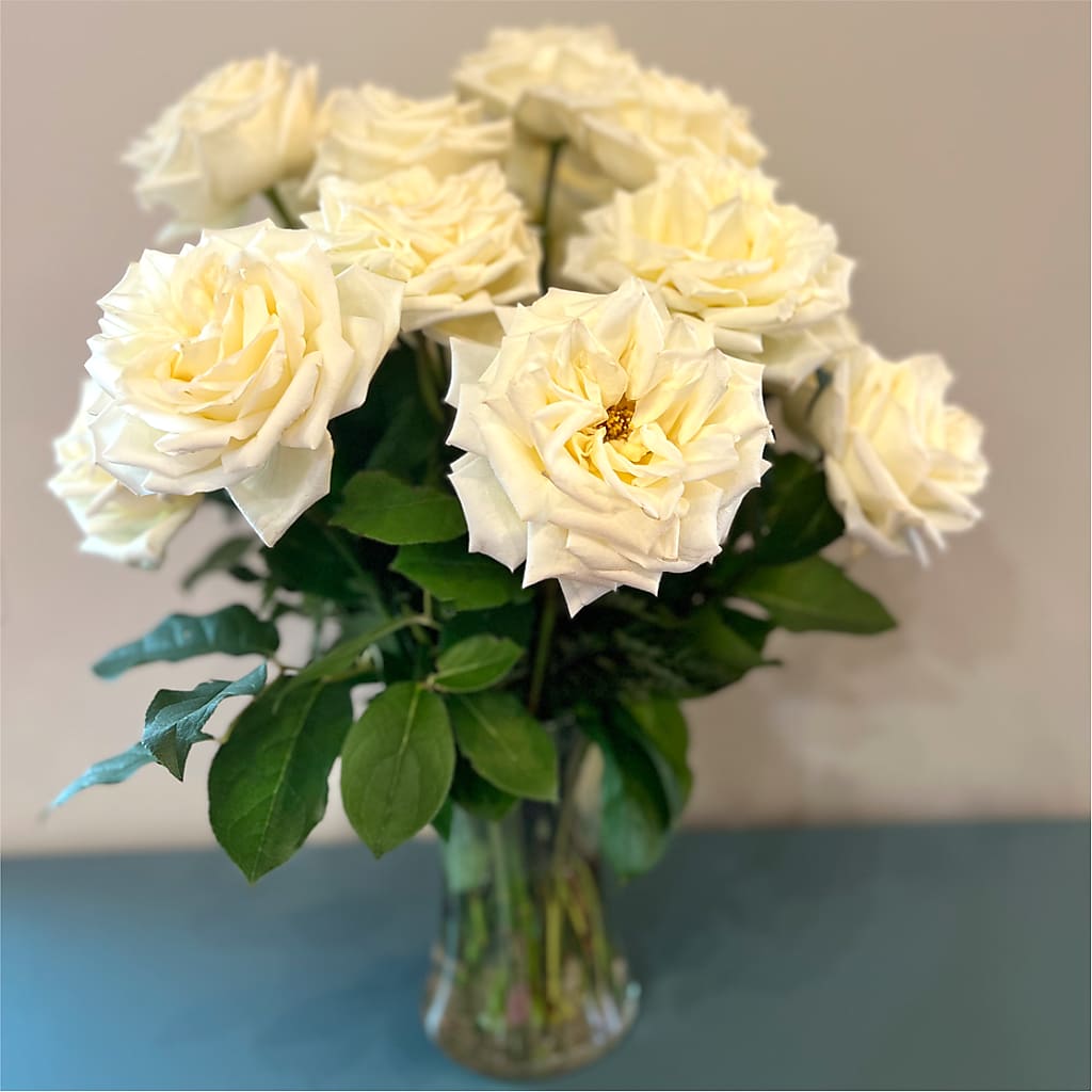 Long Stem Yellow Rose Bouquet – THE CARRIAGE HOUSE FLORAL & GIFTS, Marlette MI