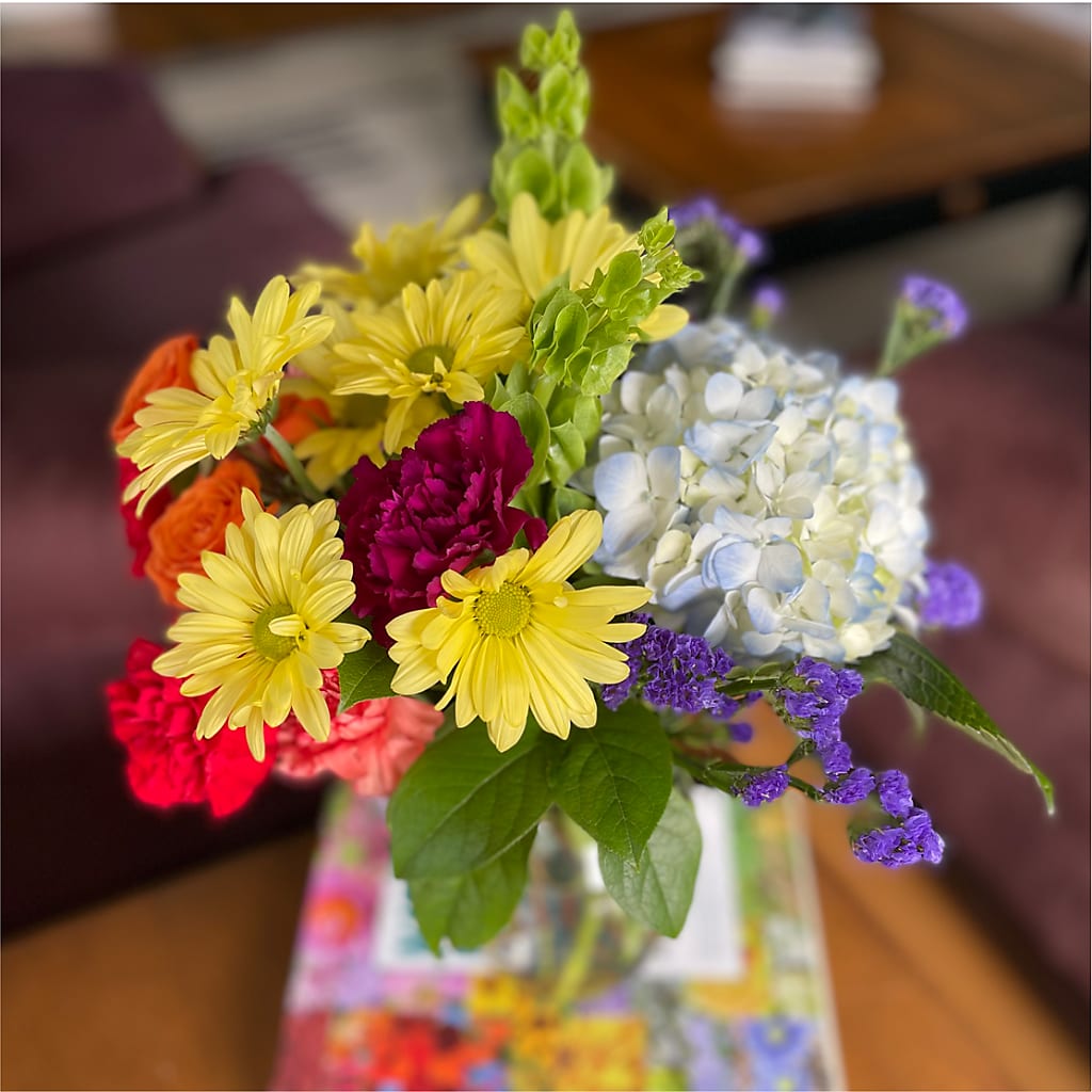 Summer Spectra - A Florist Original – THE CARRIAGE HOUSE FLORAL & GIFTS, Marlette MI