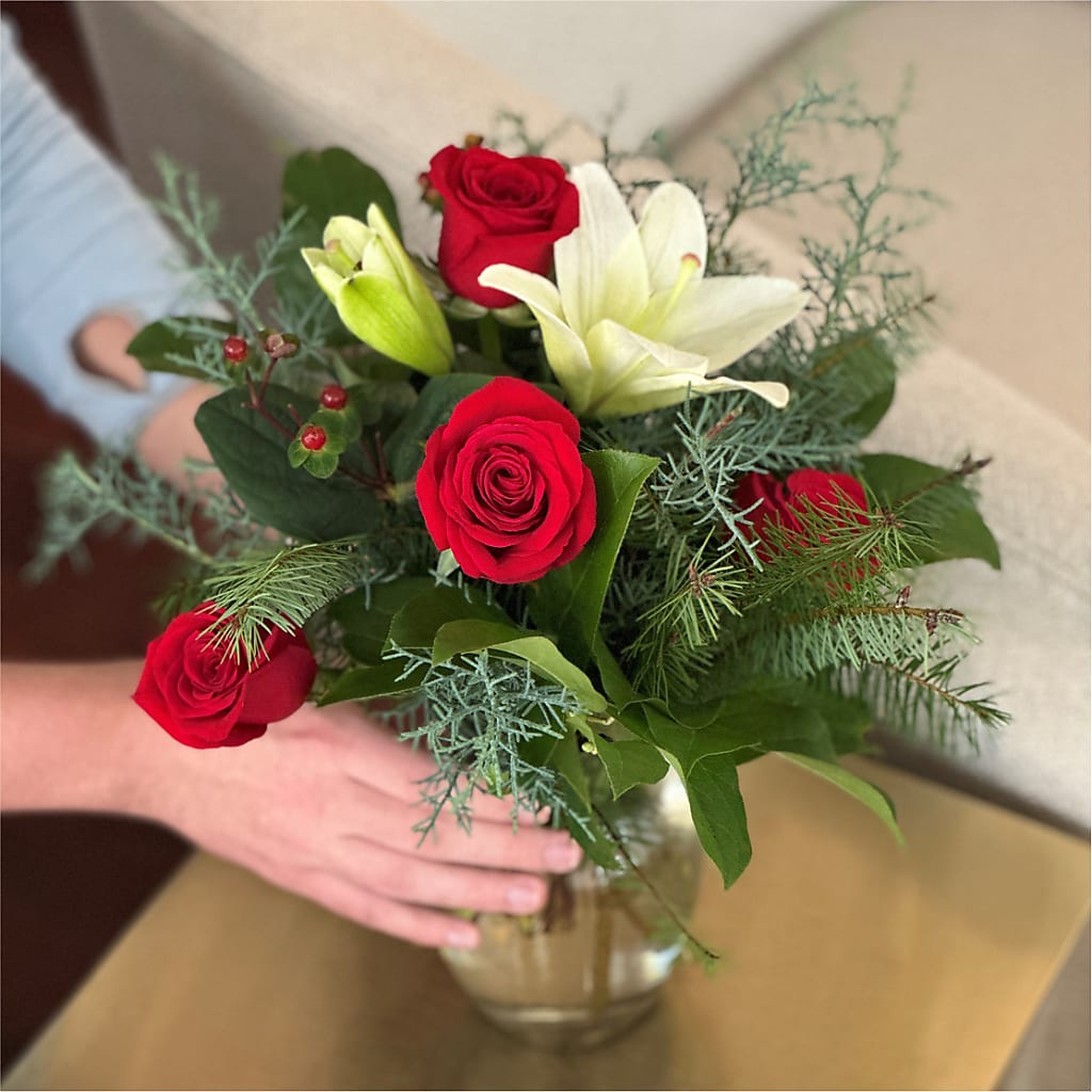 Glittering Lights Bouquet – THE CARRIAGE HOUSE FLORAL & GIFTS, Marlette MI