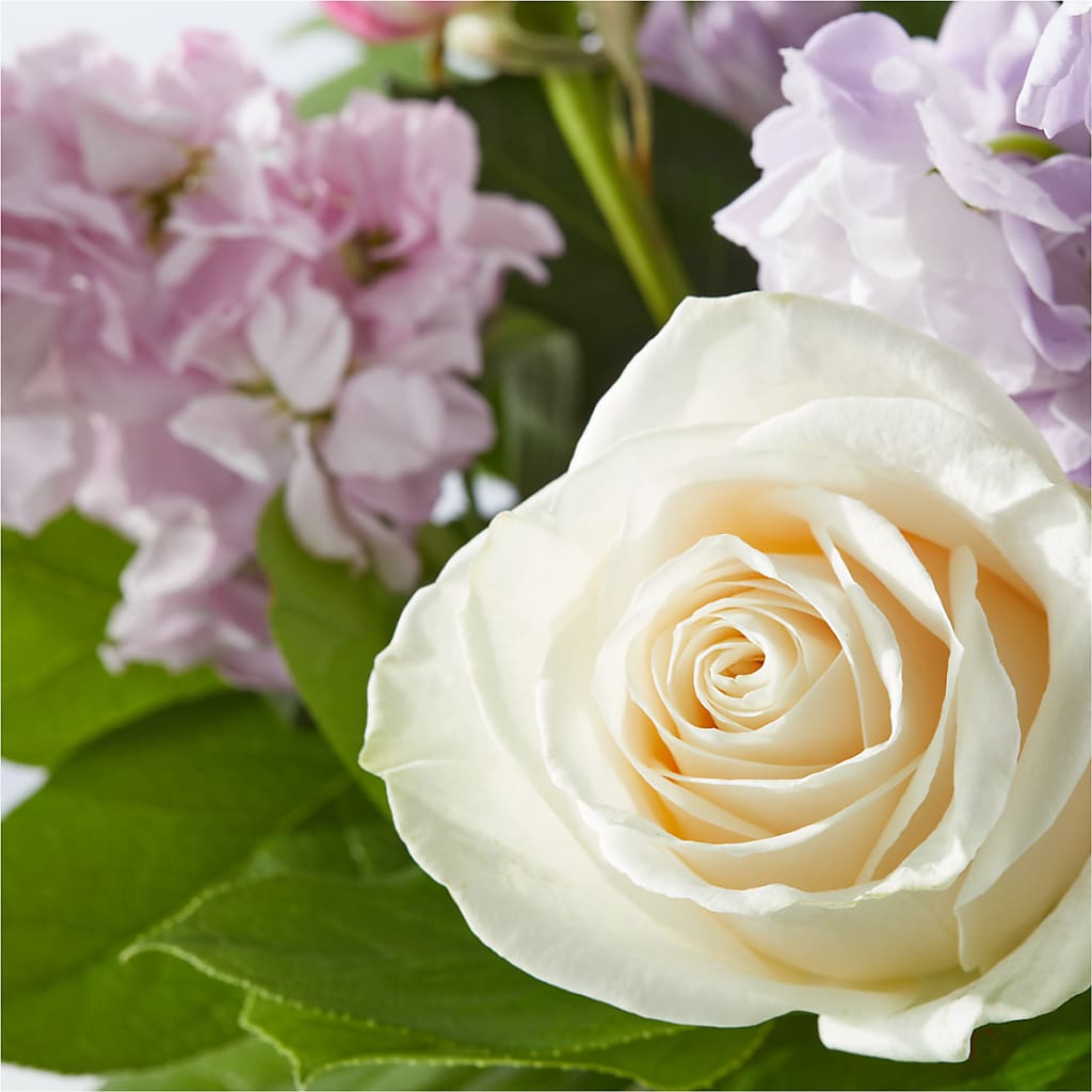Springtime Spritz Bouquet – THE CARRIAGE HOUSE FLORAL & GIFTS, Marlette MI