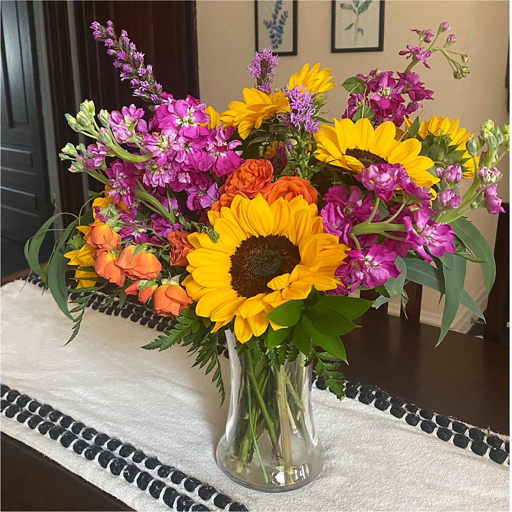Rays of Life Bouquet – THE CARRIAGE HOUSE FLORAL & GIFTS, Marlette MI