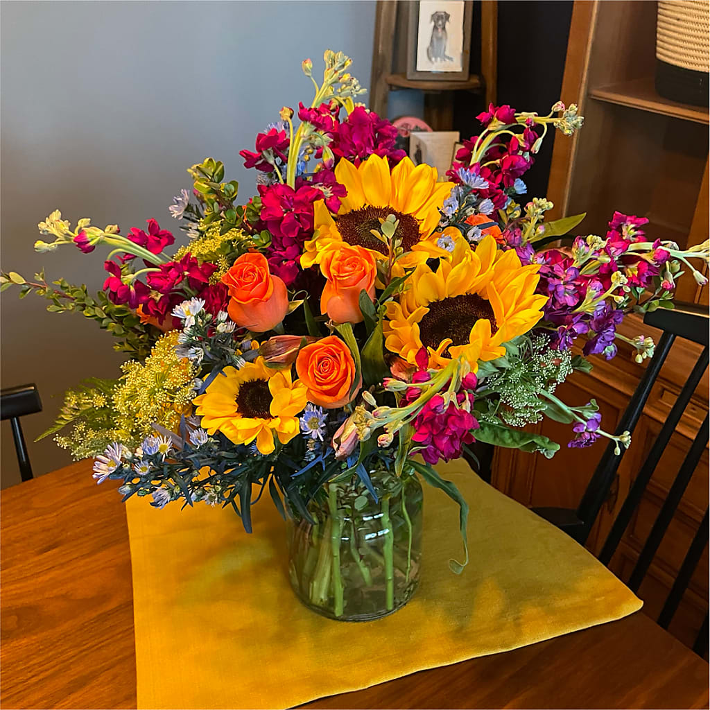 Rays of Life Bouquet – THE CARRIAGE HOUSE FLORAL & GIFTS, Marlette MI