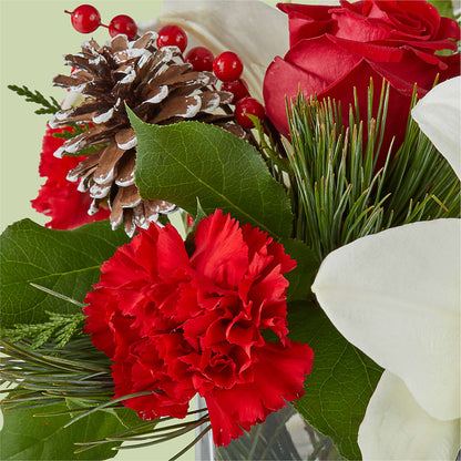 Glistening Icicles Bouquet – THE CARRIAGE HOUSE FLORAL & GIFTS, Marlette MI