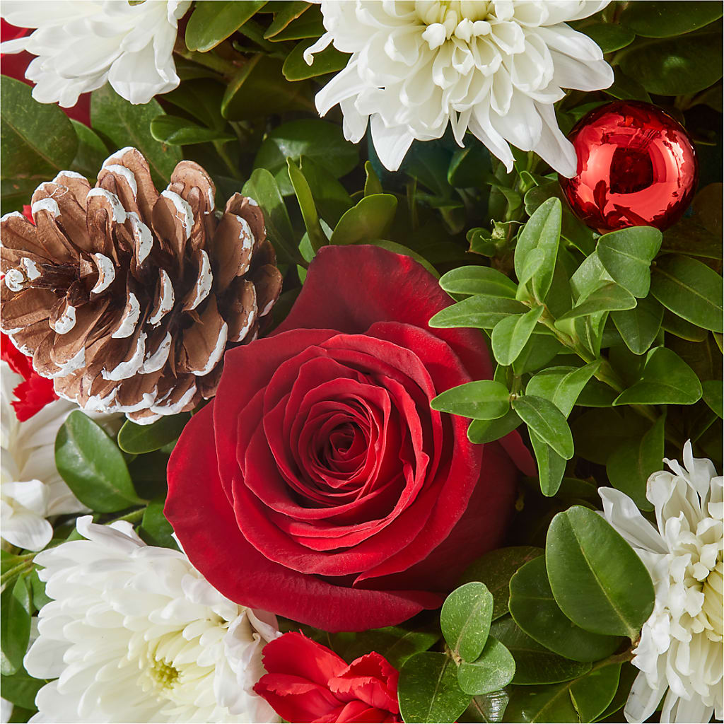 Let It Snow Tree – THE CARRIAGE HOUSE FLORAL & GIFTS, Marlette MI