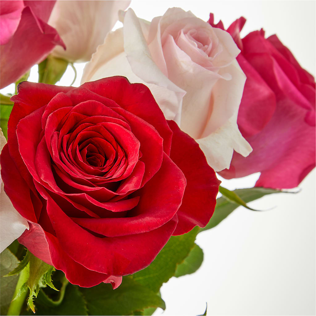 Charming Rose Bouquet – THE CARRIAGE HOUSE FLORAL & GIFTS, Marlette MI