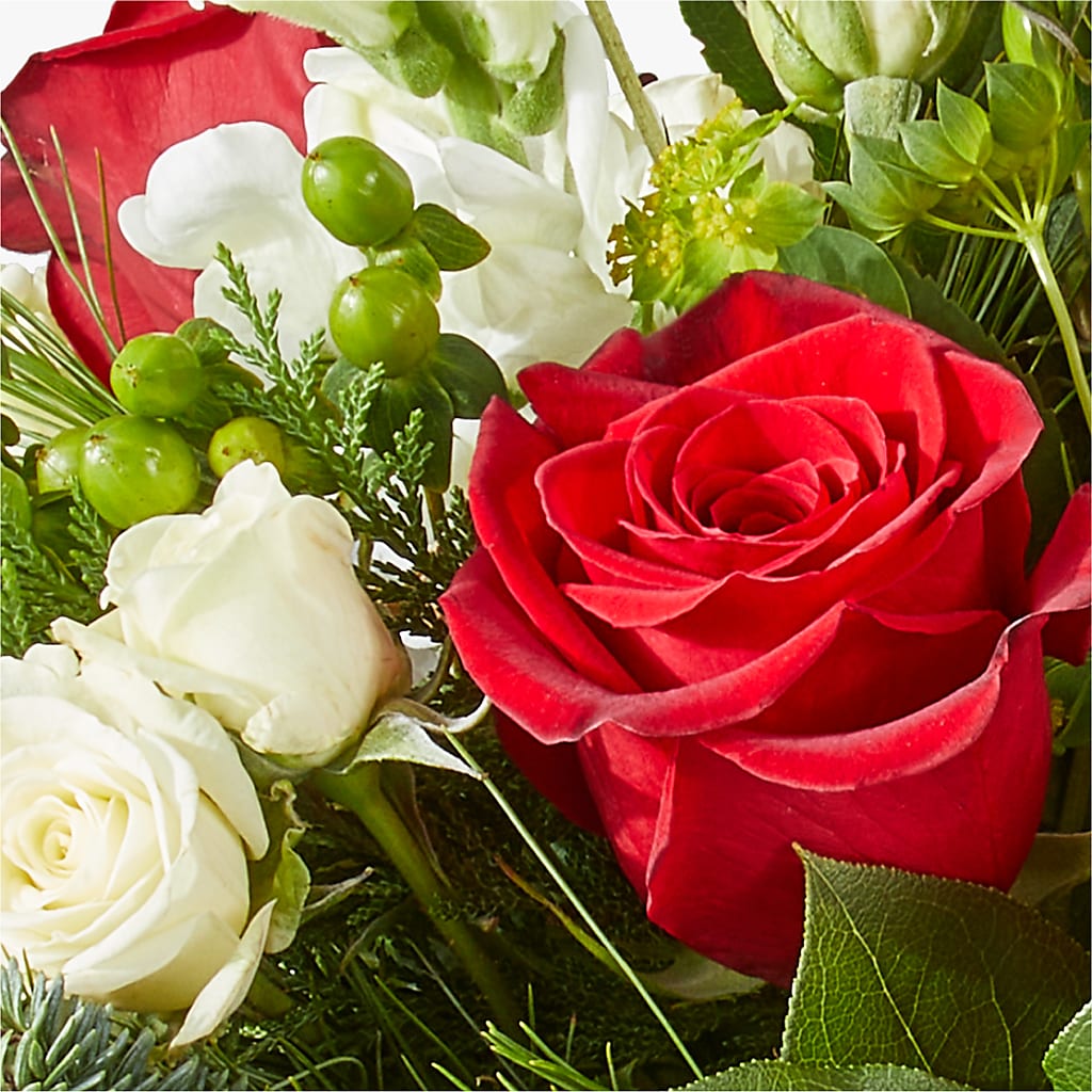 Deck the Halls Bouquet – THE CARRIAGE HOUSE FLORAL & GIFTS, Marlette MI