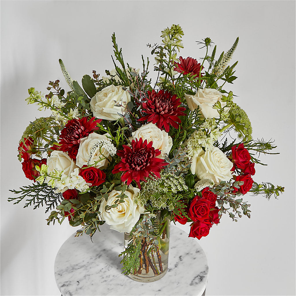 Favorite Traditions Bouquet – THE CARRIAGE HOUSE FLORAL & GIFTS, Marlette MI