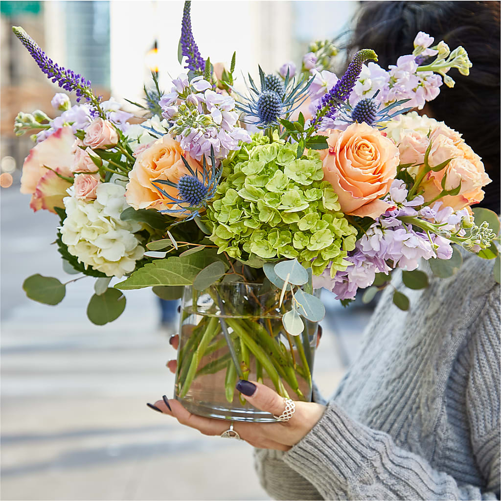 Porch Swing Bouquet – THE CARRIAGE HOUSE FLORAL & GIFTS, Marlette MI
